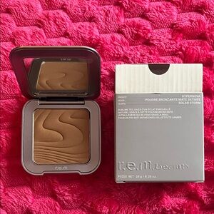 R.E.M. Beauty Solar Storm Bronzer
